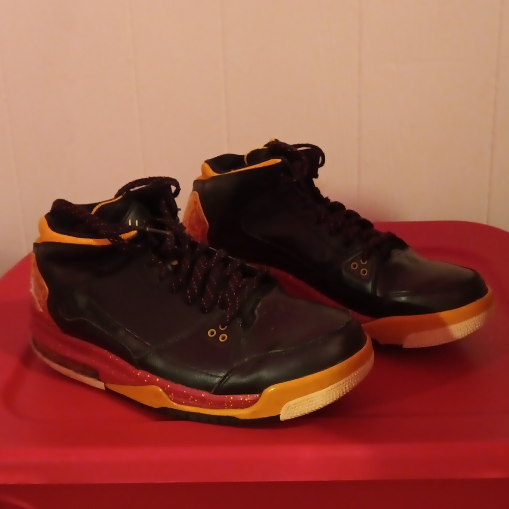 Man Sneaker - image 2